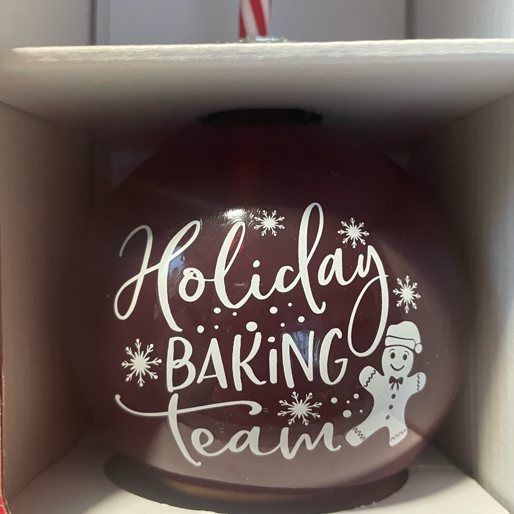 Baking Ornament glass with Red and White Straw - Picture 5 of 5